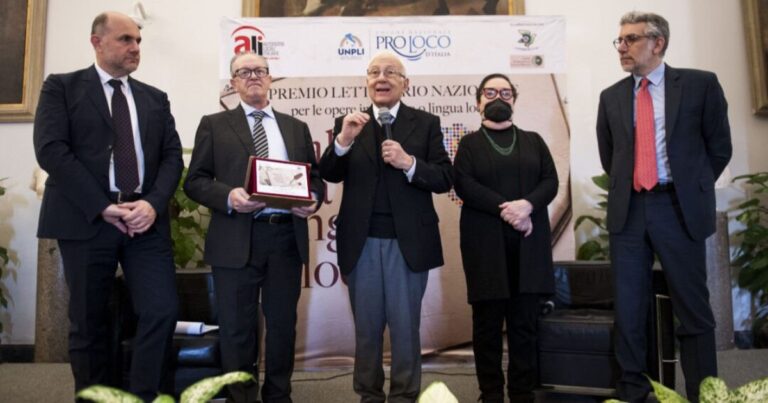 Ad Alfio Lanaia il premio “Tullio De Mauro” per “La Sicilia dei cento dialetti”